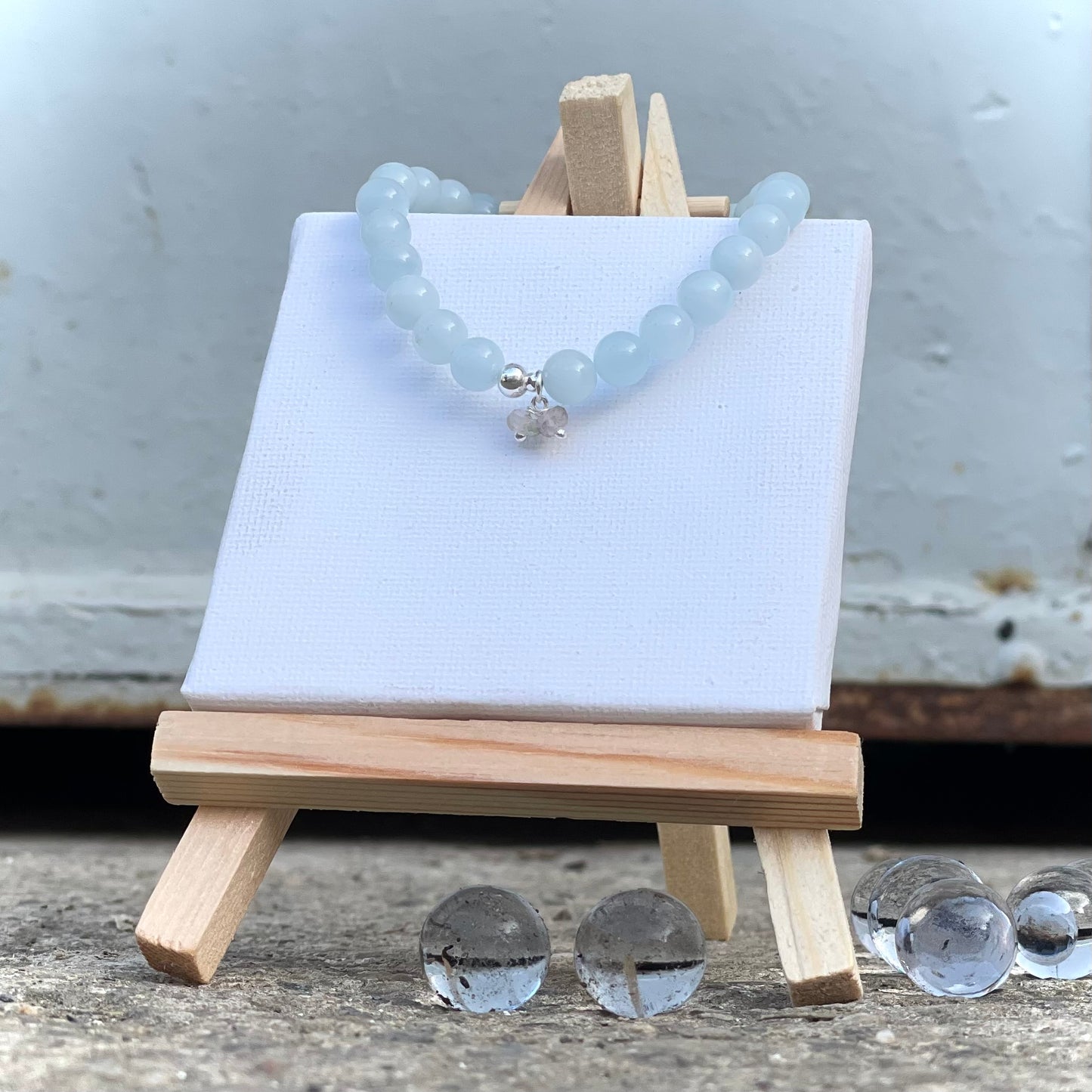 Armband Aquamarin "Besonnen S(t)ein" mit 6 mm Perlen und Sterling-Silber Elementen