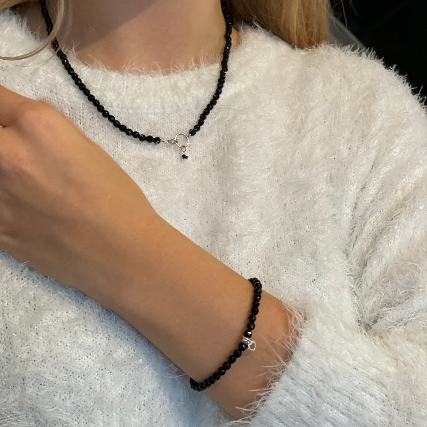 Halskette Onyx mit 4 mm facettierten Perlen und Highlight aus Sterling-Silber