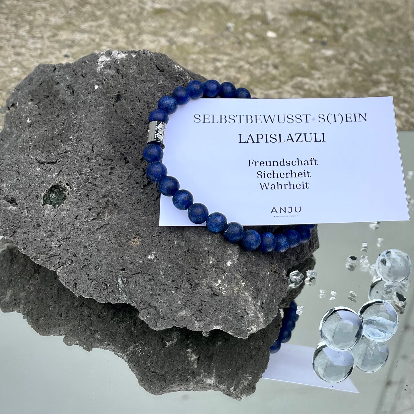 Armband Lapislazuli „Selbstbewusst S(t)ein“ mit 6 mm Perlen und Edelstahl Highlight