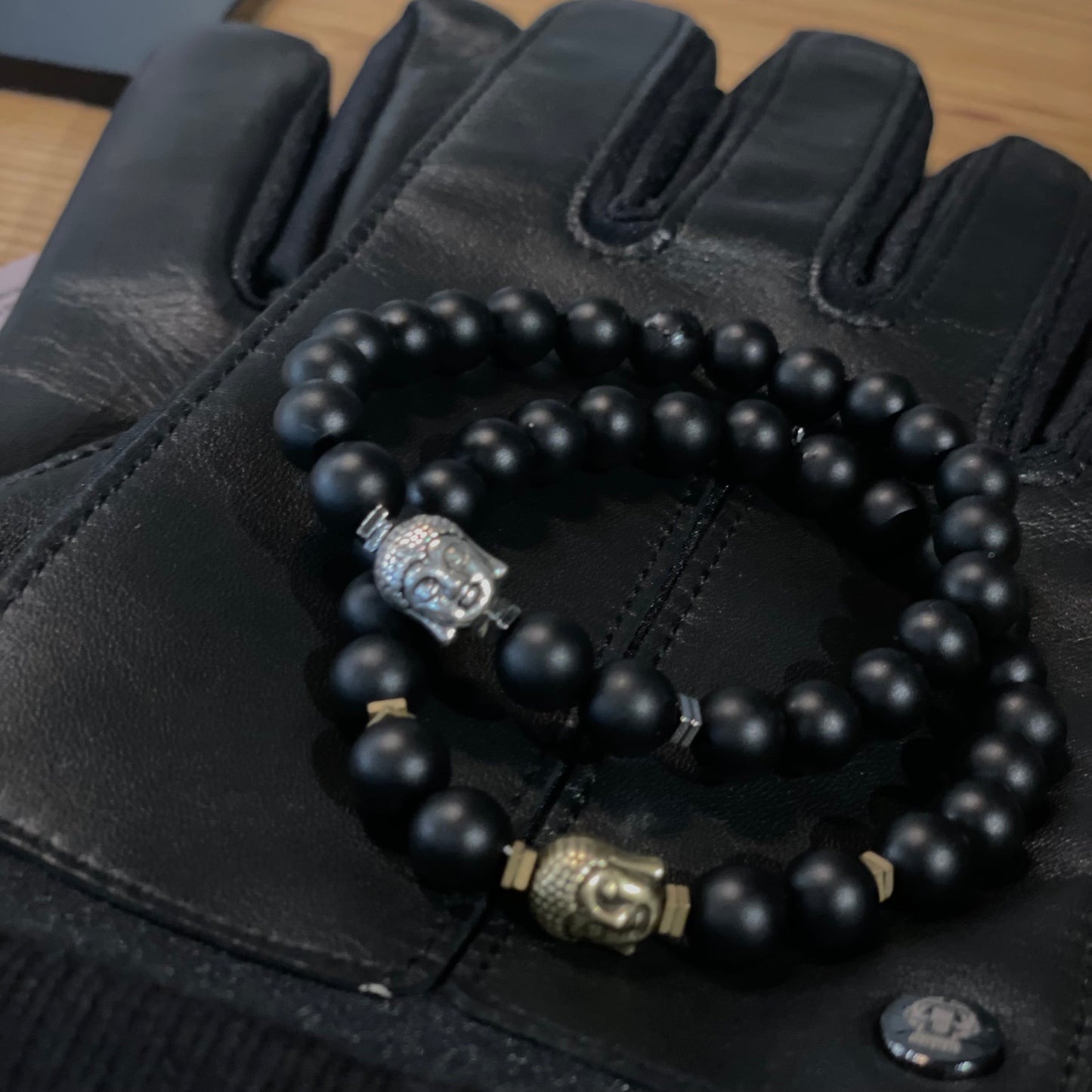 Armband Onyx „Gelassen S(t)ein“ mit 8 mm Perlen und Buddha-Zwischenteil