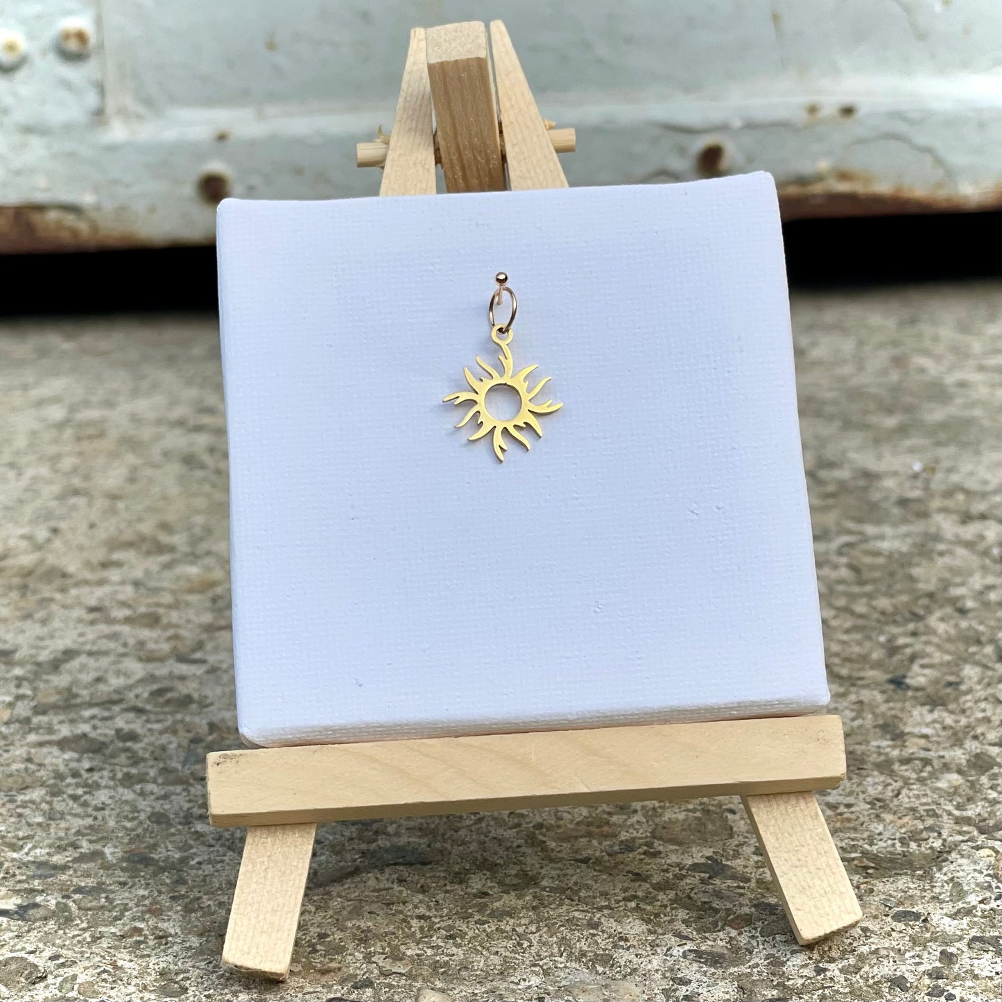 Charm -Sonnenfinsternis-  Gold