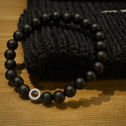 Armband Onyx „Gelassen S(t)ein“ mit 8 mm Perlen und Ring aus Hämatit