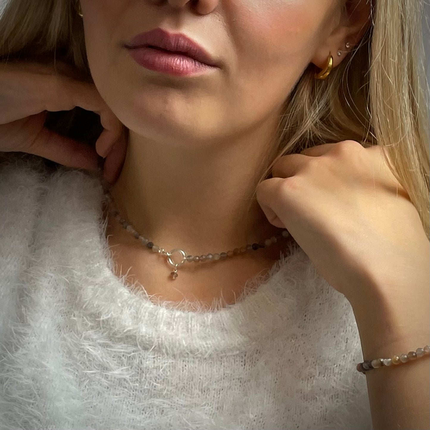 Halskette Mondstein mit 4mm facettierten Perlen und Highlight aus Sterling-Silber