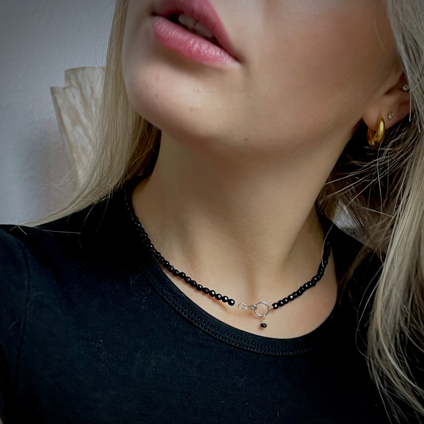 Halskette Onyx mit 4 mm facettierten Perlen und Highlight aus Sterling-Silber