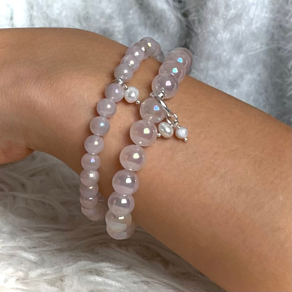 --Armband Rosenquarz "Verbunden S(t)ein" mit 8 mm Perlen und 2 Süßwasserperlen