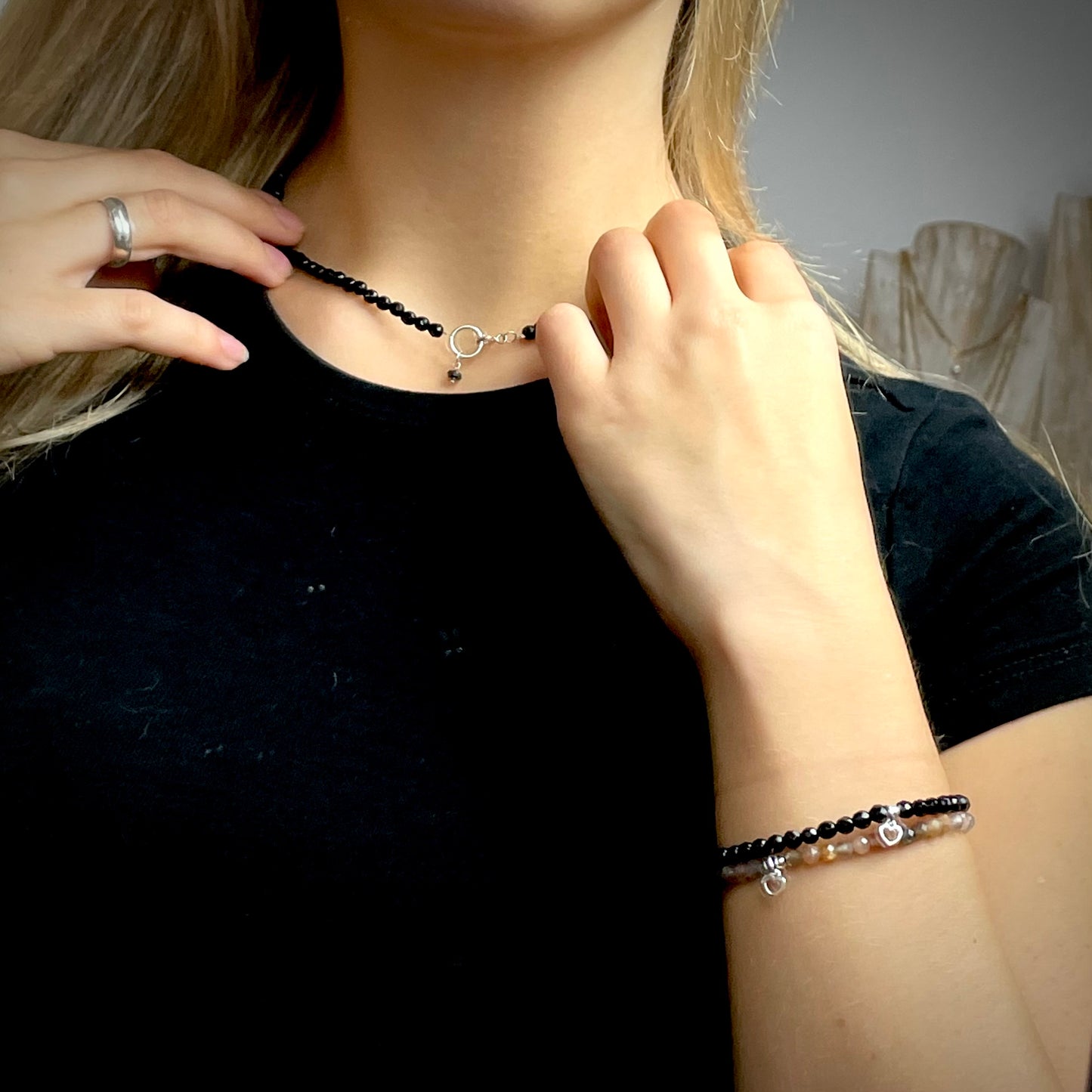 Halskette Onyx mit 4 mm facettierten Perlen und Highlight aus Sterling-Silber