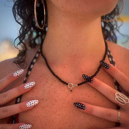 Kette Onyx mit 4 mm facettierten Perlen und Highlight aus Sterling-Silber