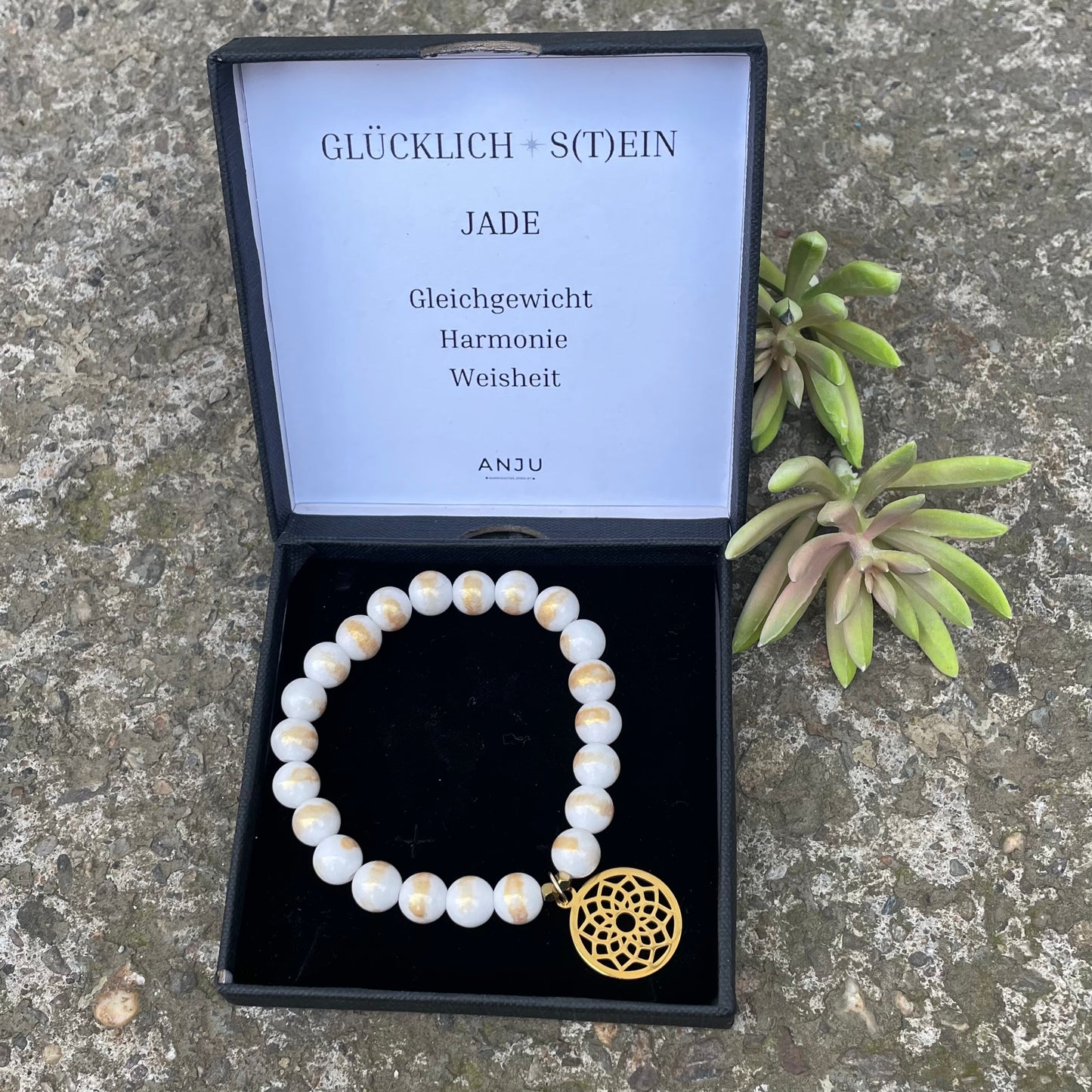 Armband Mashan Jade „Glücklich S(t)ein“ mit 8 mm Perlen und Anhänger